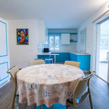 Belocations - Acquamarina Ferienhaus *